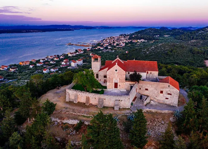 Duzac Villa *